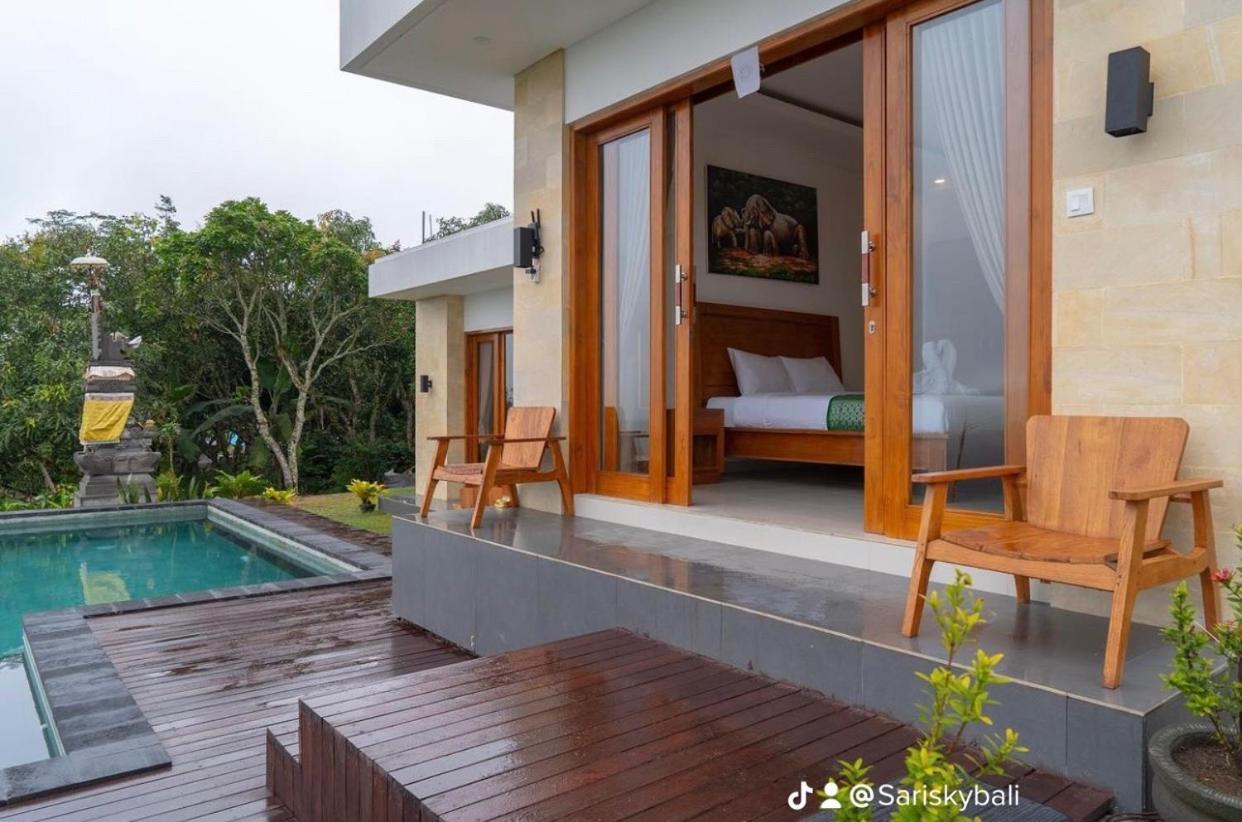 Hotel Sari Sky Bali Kubupenlokan Esterno foto