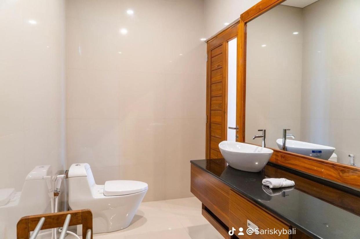Hotel Sari Sky Bali Kubupenlokan Esterno foto